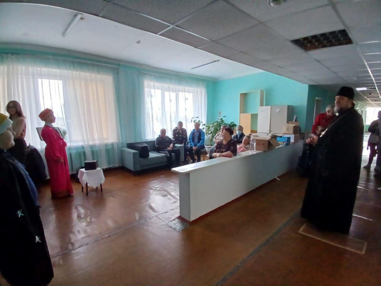 Театральная студия Каруселька выступает в больнице.